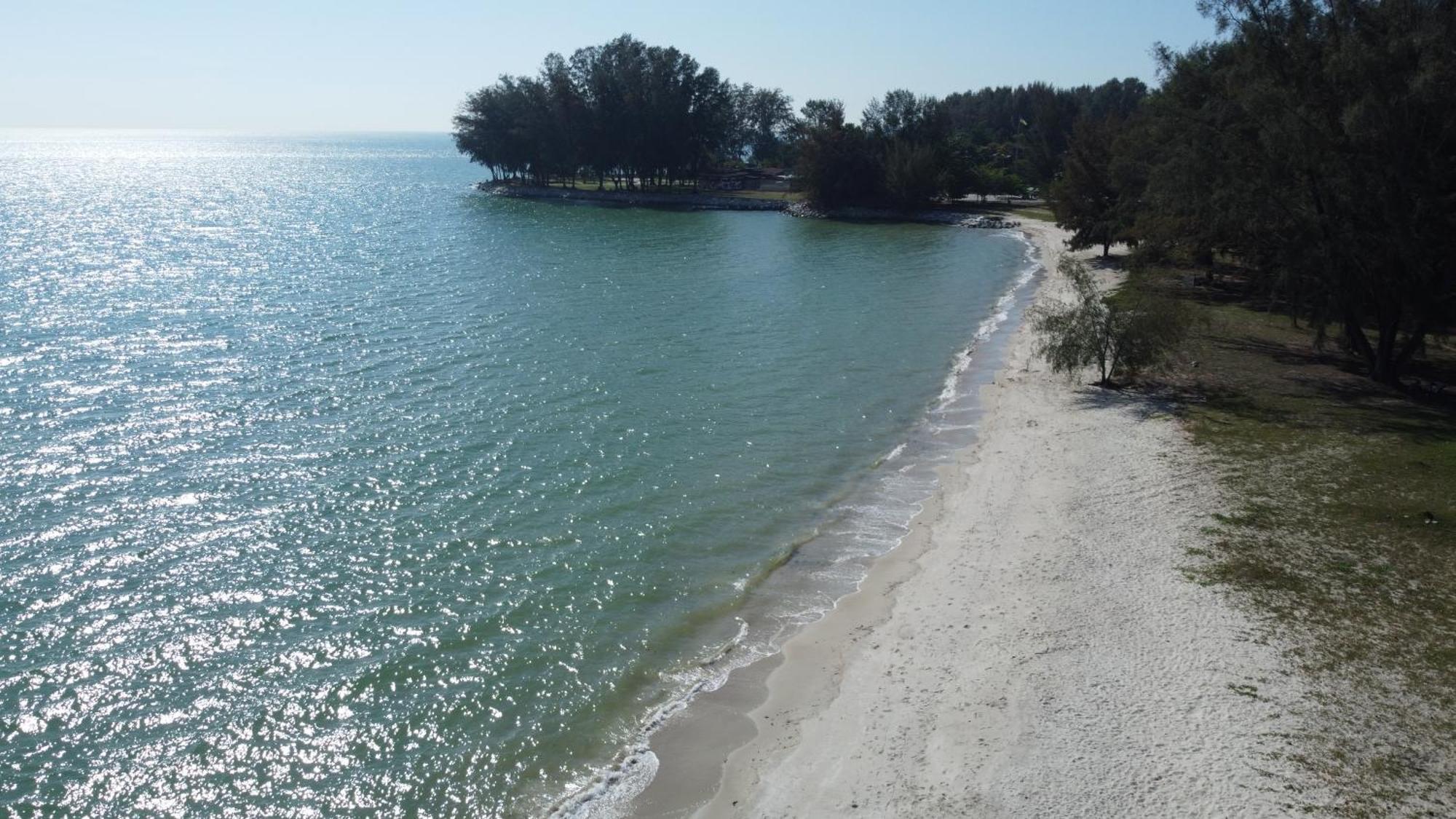 10pax Gfloor 2r2b Dual-key Doorstep To Beach, Free Bbq Set, Wifi, 50
