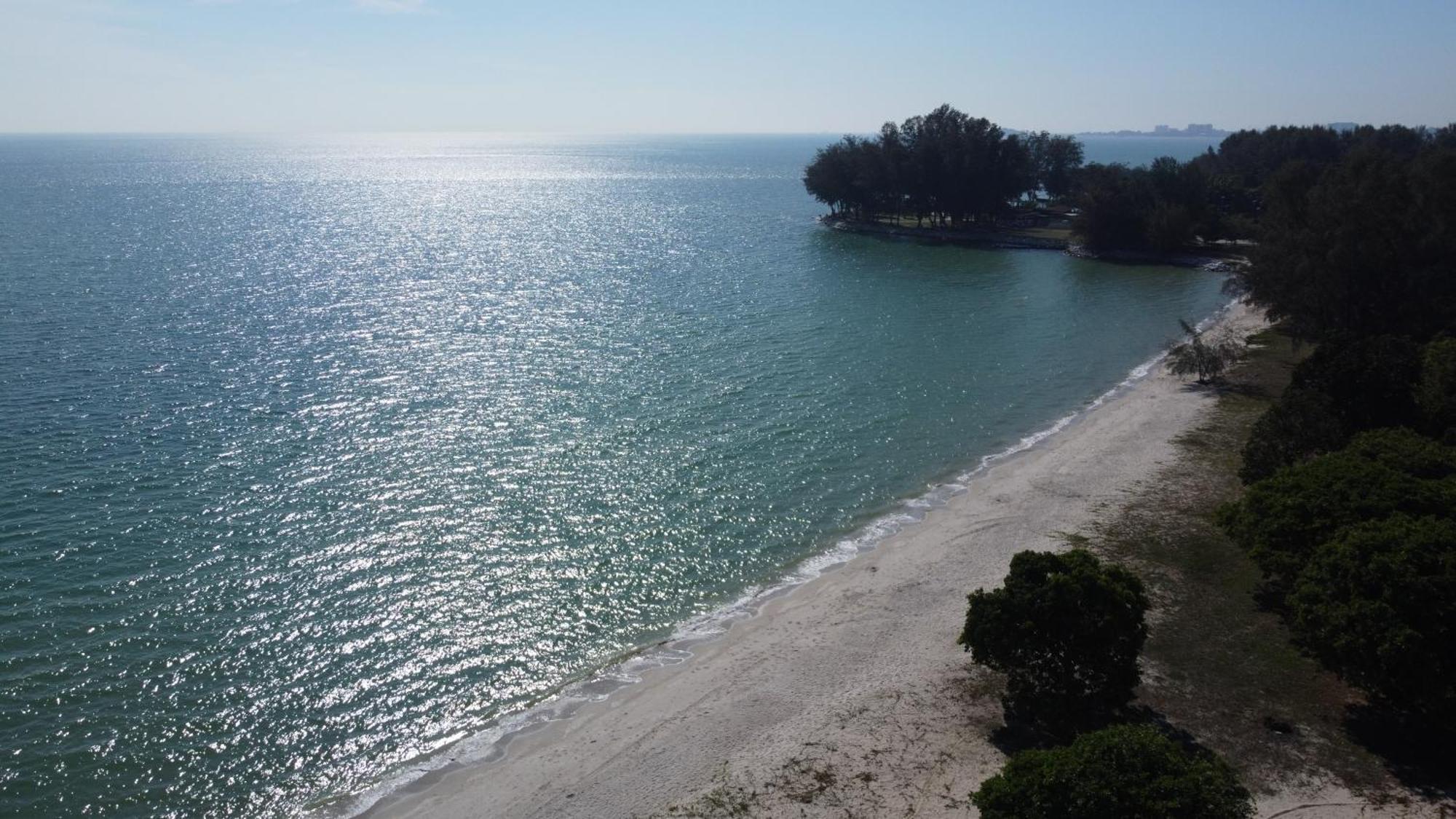 10pax Gfloor 2r2b Dual-key Doorstep To Beach, Free Bbq Set, Wifi, 50